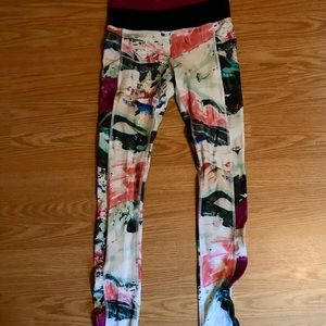 Lululemon patterned leggings, size 2